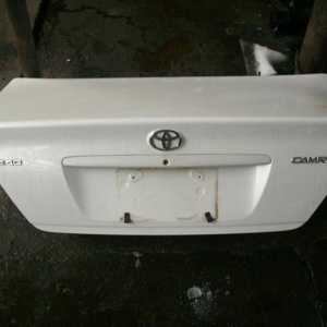 Крышка багажника TOYOTA Camry ACV30 (без замка)