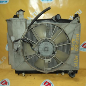 Радиатор охлаждения TOYOTA NCP80 Sienta m/t