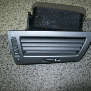 Решетка вентиляционная BMW 7-Series E65 Дефлектор воздуха на торпедо перед, прав