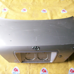 Крышка багажника TOYOTA Vista SV40 h/t ст.32-156 ( дефект)