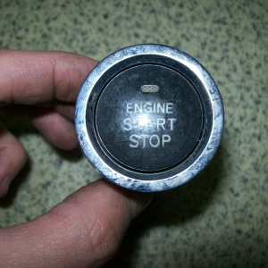 Кнопка пуска двигателя Toyota Auris