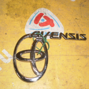 Эмблема Toyota Avensis AZT250 Wagon На 5-ю дверь(2 штуки)