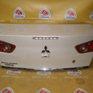 Крышка багажника Mitsubishi Galant Fortis/Lancer CY4A '2007-2014 (камера) Дефект (без замка) вст.P5614