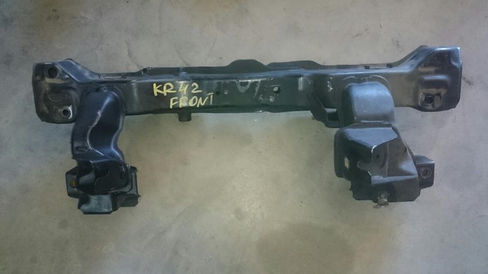 Балка ноах. Балка наткузове sr500016131. Балка ноах. Cr50 подрамник toyota. Подрамник тоунацс ноах.