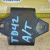 Подушка двигателя Nissan TD42 Safari Y60 a/t ДЕФЕКТ РВАНАЯ под акпп L=R L 11320-06J00