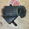 Подушка двигателя Mazda B3/B5/B6 Familia BF3P '01.11.1984- 2WD a/t зад. 3 ступ. ДЕФЕКТ B09439040