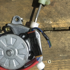 Стеклоподъемник NISSAN Pulsar N15 перед, прав