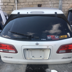 Дверь задняя NISSAN Avenir Salut W11 вст.226-24740