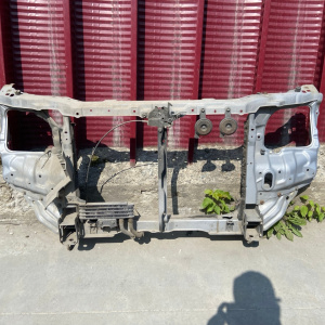 Рамка радиатора TOYOTA Lite Ace Noah/Town Ace Noah CR40/CR50 под фары 53201-28060