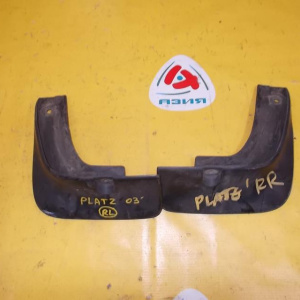 Брызговик TOYOTA Platz NCP12 зад, лев