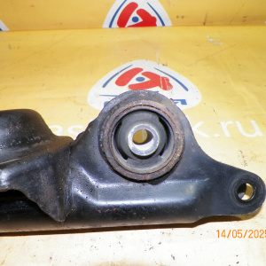 Рычаг TOYOTA CR40/CR41/CR42/SR40/KR41/KR42/CR50/CR51/CR52/SR50/KR52 Lite Ace Noah/Town Ace Noah зад, прав прод. под пружину