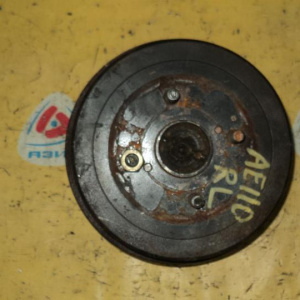 Ступица Toyota AE100/EE100/CE100/AE101/AE102/AE110/AE111/EE110/EE111/CE110 Corolla/Sprinter зад, лев 2WD Без ABS. Барабанные тормоза. В сборе с барабаном и