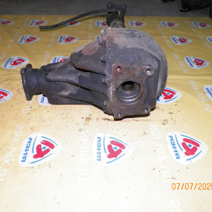 Редуктор ISUZU UBS69 Bighorn 4JB1 F 41/9. Флянец не круглый.