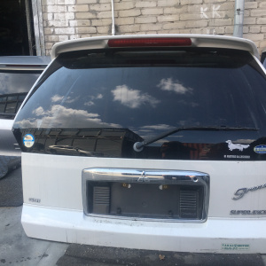 Дверь задняя MITSUBISHI Chariot Grandis N94W