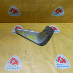 Брызговик NISSAN Bluebird U14 перед, лев