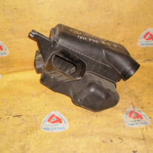 Корпус воздушного фильтра Toyota JZX100 1JZ/2JZ Mark II/Chaser/Cresta 114000-9490