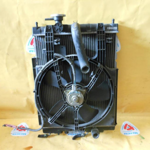 Радиатор охлаждения NISSAN AZ10 Cube CGA3 a/t нижний патрубок справа