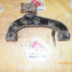 Рычаг SUZUKI TD51W/TD01W Escudo R в крепл моста