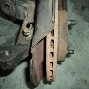 Ступица Toyota EL51/EL53/NL50/EL41/EL43 Corolla II/Corsa/Tercel перед, прав ABS.(суппорт 51-18) вентилируемый диск 238*18.В сборе с диском и суппорт. 43211-46