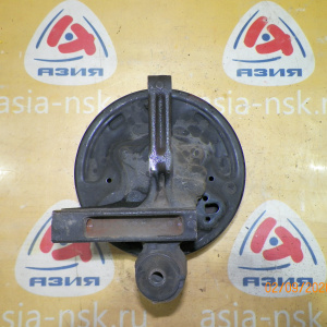Ступица Toyota SV30/CV30/SV40/CV40 Camry/Vista зад, лев 2WD Без ABS. Барабанные тормоза. В сборе с барабаном и колодками. 42305-20060.42410-32060.42410-320