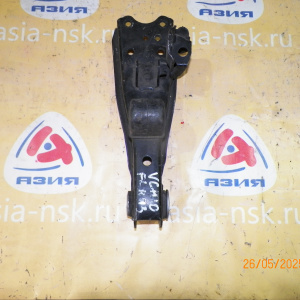 Рычаг Toyota LH100/LH102/LH113/LH125/LH140/RZH100/VCH10/RCH11/KCH10/KCH40/RCH41 Regius Ace/Granvia/Hiace Regius перед, лев н 2WD