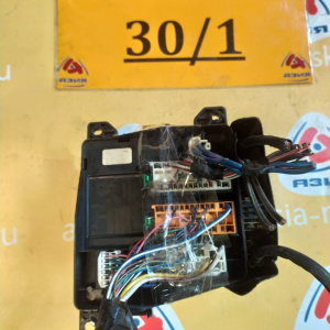 Блок предохранителей Mazda Premacy CP8W