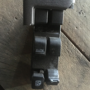 Пульт стеклоподъемника NISSAN Pulsar N15 без оснастки