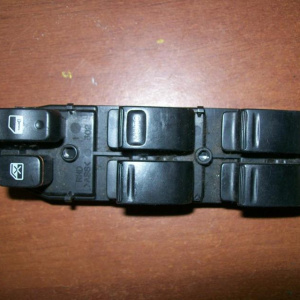 Пульт стеклоподъемника TOYOTA Vista #V50 перед, прав