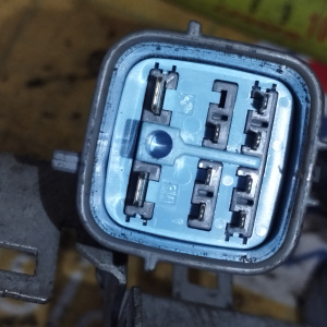 Трамблер Honda D16Y6 Civic '1997- 7+2 конт. ДЕФЕКТ КРЫШКИ ( VTEC ) D4T94-05 / 30100-P2M-A01