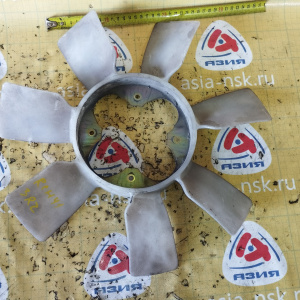 Крыльчатка Toyota 3RZ-FE Hiace Regius RCH47/RCH11 диаметр по центрам болтов 136 мм. длина 425 мм. 16361-75020