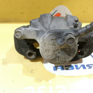 Суппорт Toyota GX100/LX100/GS151H Mark II/Chaser/Cresta '1998-2000 перед, лев ПОД ДИСК 255 *22 (Beams) 47750-22330