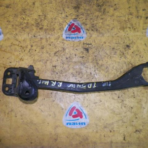 Рычаг SUZUKI TD54W/TD94W/TDA4W Escudo/Grand Vitara зад, прав н продольный.