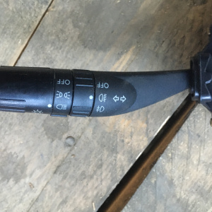 Блок подрулевых переключателей SUBARU Legacy BLE/BP5 83111-AG090