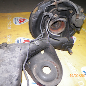 Балка Toyota ACM26 Ipsum ABS DISK  в сборе R