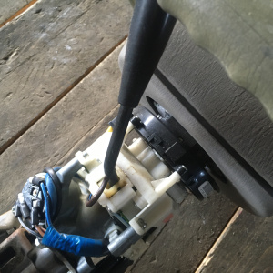 Колонка рулевая TOYOTA Dyna XZU304 +руль(airbag)+замок зажигания+переключатели