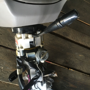 Колонка рулевая TOYOTA Dyna XZU304 +руль(airbag)+замок зажигания+переключатели