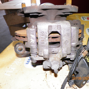 Ступица Mitsubishi FE82DE Canter 2WD 5 шпилек. Два суппорта на ступицы. С датчиком износа колодок. перед, прав ABS