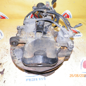 Ступица Mitsubishi FE82DE Canter 2WD 5 шпилек. Два суппорта на ступицы. С датчиком износа колодок. перед, прав ABS