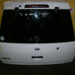 Дверь задняя NISSAN Cube Z10