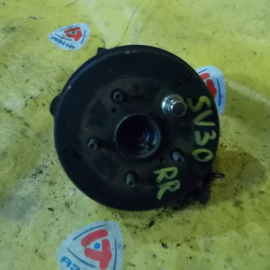 Ступица Toyota SV30/CV30/SV40/CV40 Camry/Vista зад, прав 2WD Без ABS. Барабанные тормоза. В сборе с барабаном и колодками. 42304-20060.42410-32060.42410-320