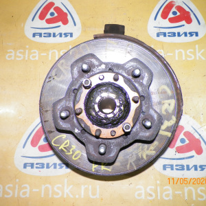 Ступица Toyota CR30/CR36/CR37/YR30/YR36 Town Ace перед, прав 4WD Без суппорта и лока. 43201-28010.43512-28140