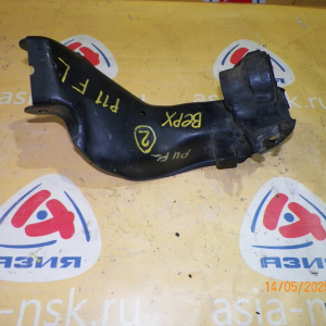 Рычаг Nissan P11/U14 Primera/Bluebird перед, лев в 2. Средний со ступицы.