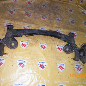 Балка TOYOTA ACR40/MCR40/ANH15 4WD ABS DISK. Левая ступица голая. R
