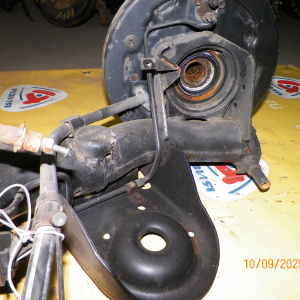 Балка Toyota SXM15/SXN15/ACM15/ACN15 Ipsum/Gaia/Nadia 4WD ABS DRAM. В сборе с тросами ручника. R