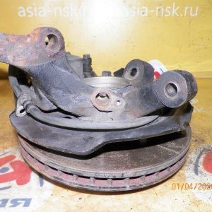 Ступица TOYOTA ACR40 Estima перед, лев 4WD ABS. В сборе. Привод на 26 шлицов. 43211-28120.