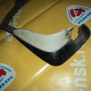 Брызговик NISSAN Sunny B15 перед, лев