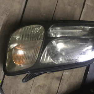 Фара SUBARU лев Legacy BH5 ксенон