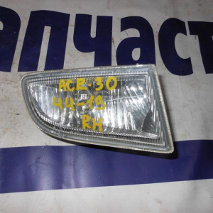 Туманка Toyota R Estima/Nadia