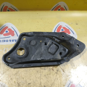 Кронштейн стабилизатора Toyota SV30/SV40 Camry перед, лев 57108-32050