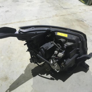 Фара Toyota лев Voxy ZRR70 '2007-2010 ксенон